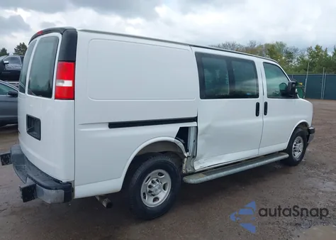 2018 Chevrolet Express 2500 Work Van z USA, uszkodzony, nr VIN 1GCWGAFG0J1908847